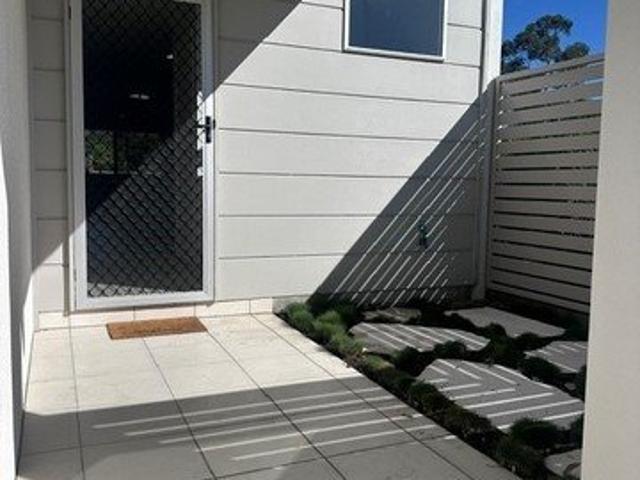 Townhouse for rent in Kings Creek, Queensland