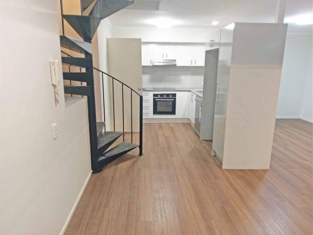 Townhouse for rent in Toombul, Queensland