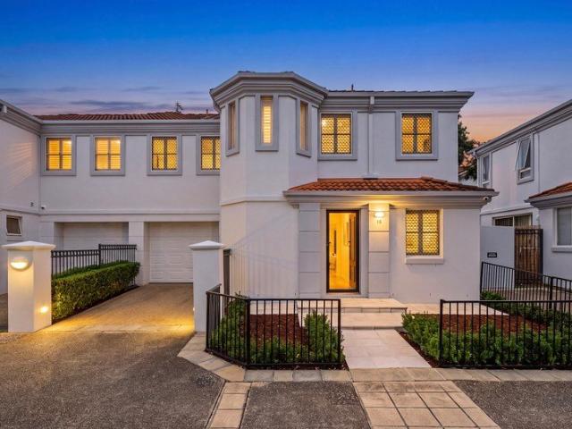 Townhouse for sale in Benowa, Gold Coast City