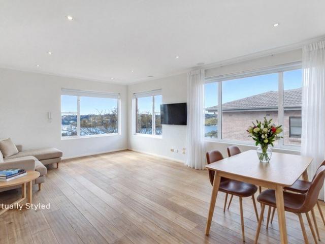 Apartment for sale in Lower North Shore, Sydney