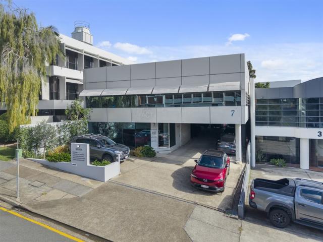 Office for rent in Toombul, Queensland
