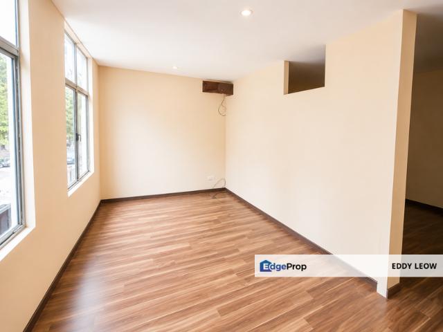 Shop for rent in Malaka