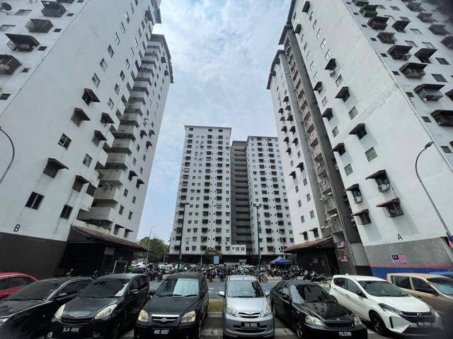 Flat for sale in Petaling, Alam Impian