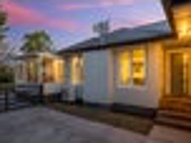 House for sale in Chaslands, Canterbury