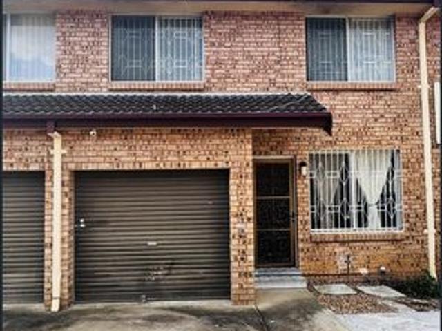 Townhouse for rent in Sydney, New South Wales