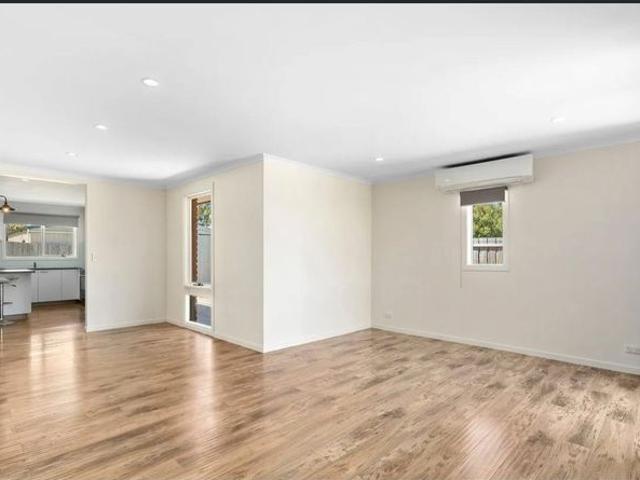 House for rent in Churchill, Victoria