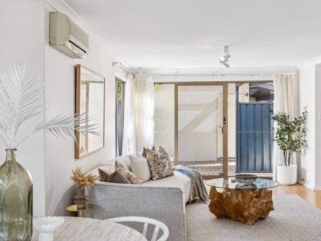 Townhouse for sale in Como, Western Australia