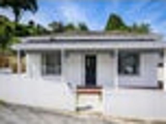 House for sale in Otakou