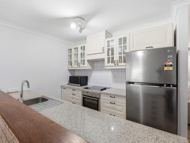 Villa for sale in Shelley, Western Australia