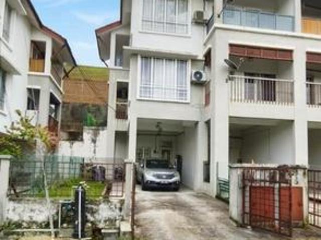 Townhouse for sale in Bandar Saujana Utama, Kuala Selangor