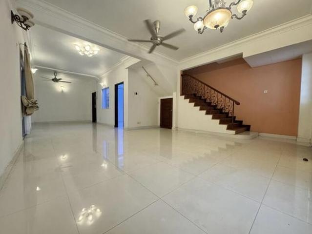 Residential House for sale in Seri Kembangan, Majlis Bandaraya Subang Jaya