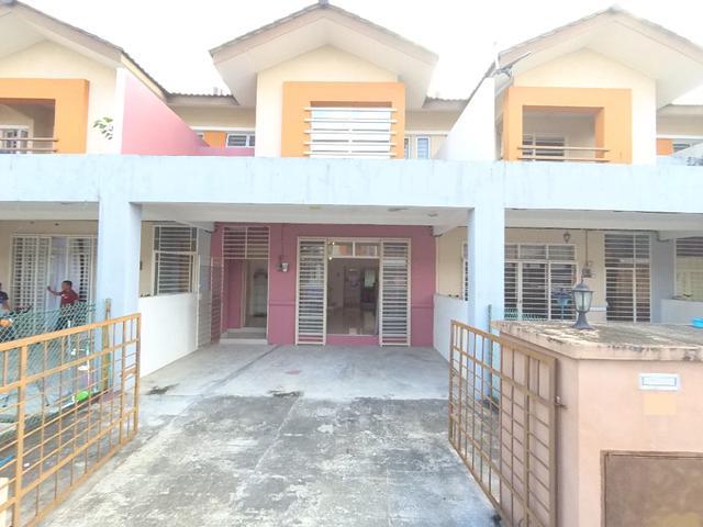 Terraced House for sale in Saujana
