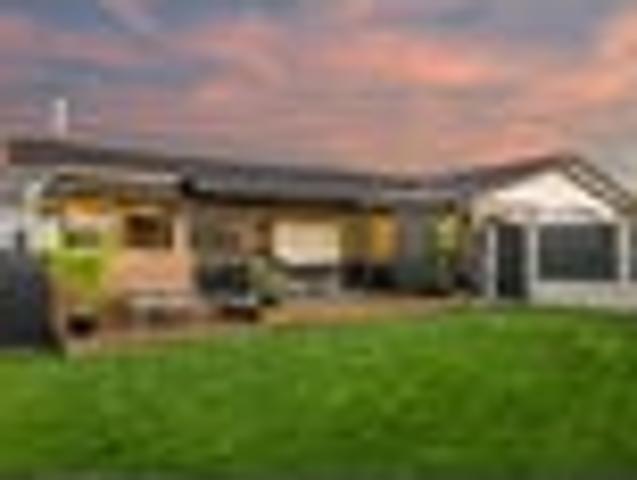 House for sale in Henderson, Henderson-Massey