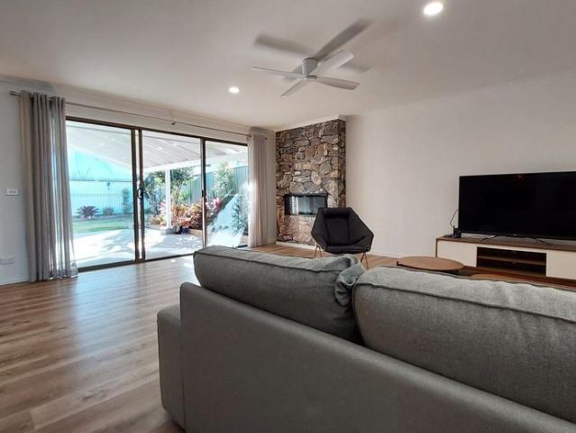 Townhouse for rent in Surfers Paradise, Gold Coast City