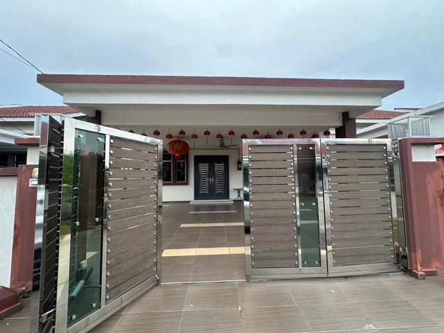 Residential House for sale in Malaka