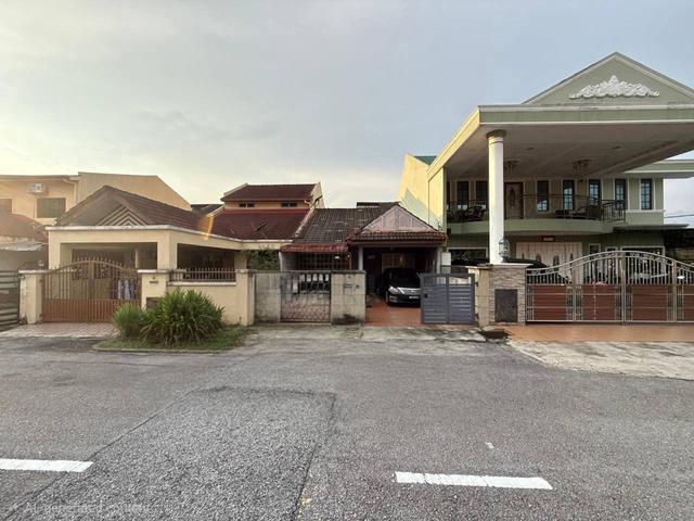 Terraced House for sale in Country Heights Damansara, Kuala Lumpur