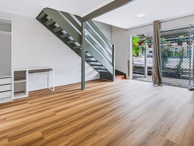 Townhouse for rent in Toombul, Queensland