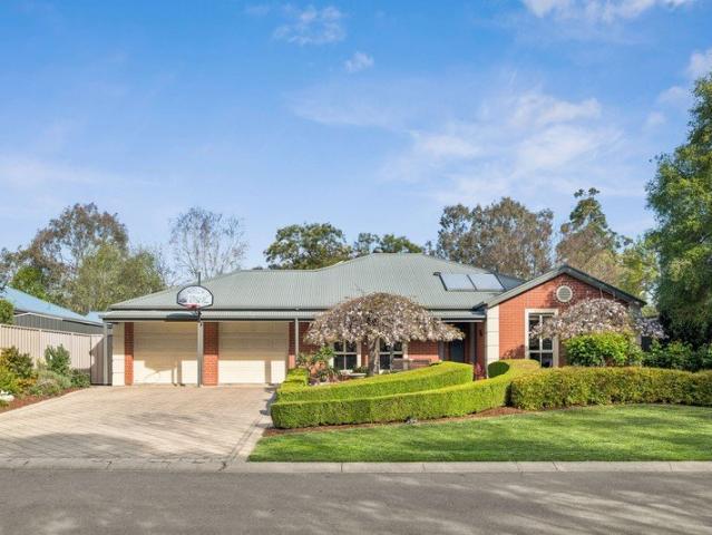 House for sale in Oakbank, Adelaide Hills Council