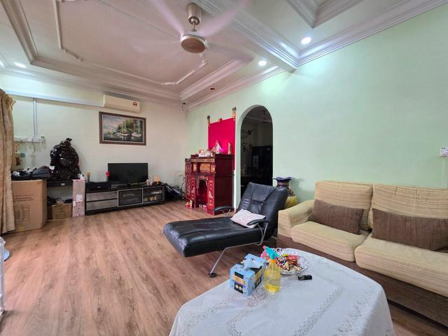 Terraced House for sale in Gedong