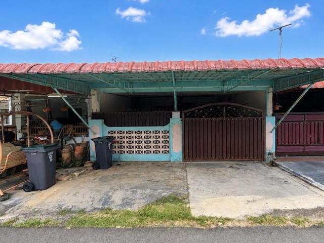 Terraced House for sale in Malaka