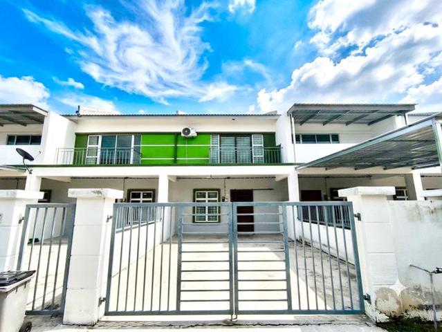 Terraced House for sale in Malaka