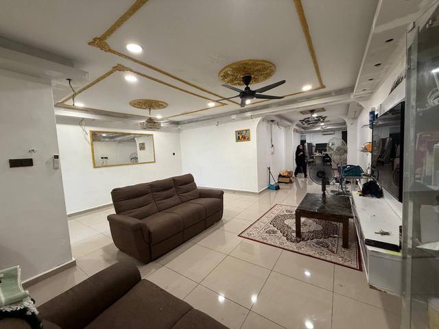 Terraced House for sale in Malaka