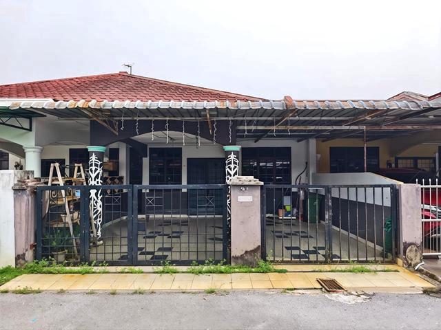 Terraced House for sale in Kuching, Bahagian Kuching