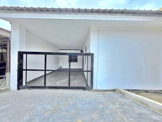 Terraced House for sale in Malaka