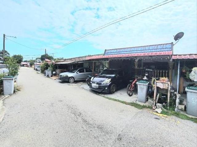 Terraced House for sale in Malaka
