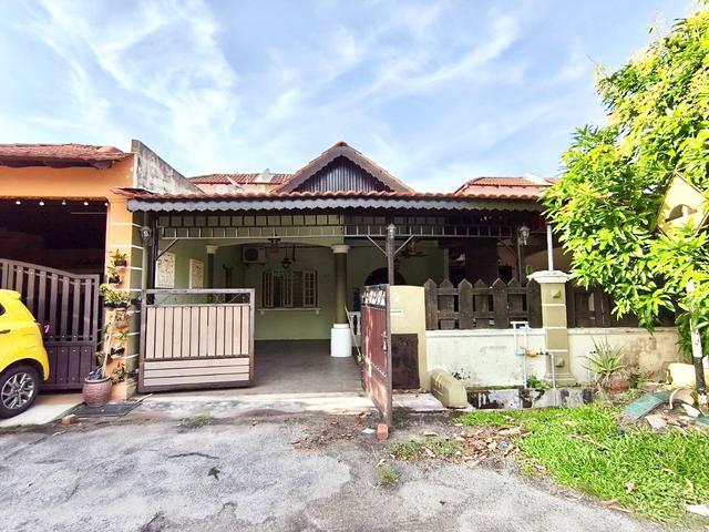 Terraced House for sale in Malaka