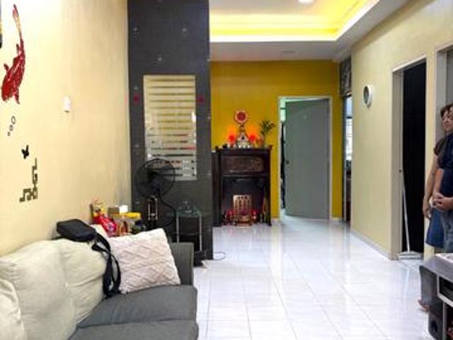 Terraced House for sale in Malaka