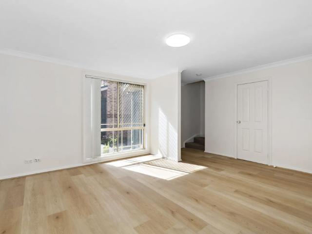 Townhouse for rent in Sydney, New South Wales