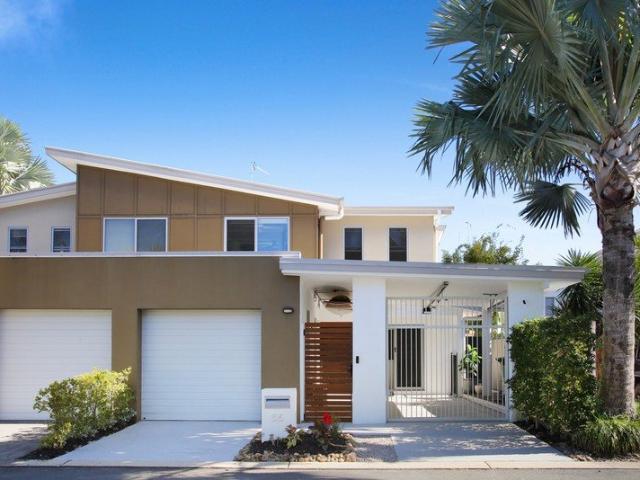 Duplex for sale in Fernbrook, Queensland