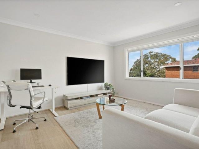 Apartment for rent in Lower North Shore, Sydney