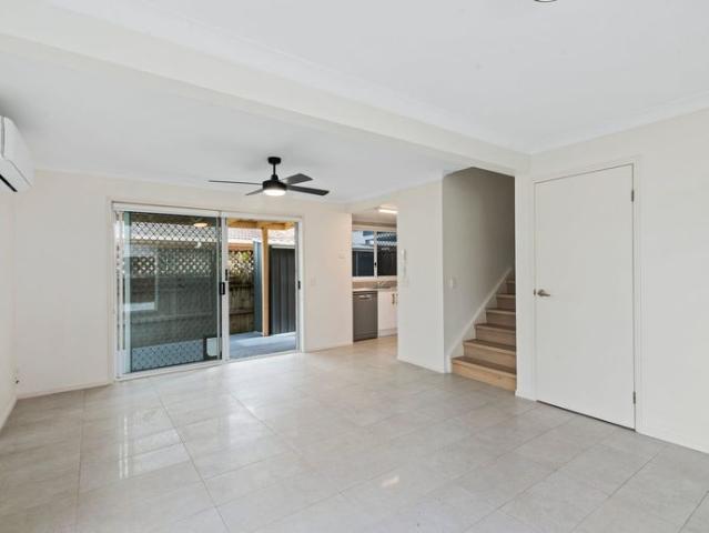 Townhouse for rent in Fernbrook, Queensland
