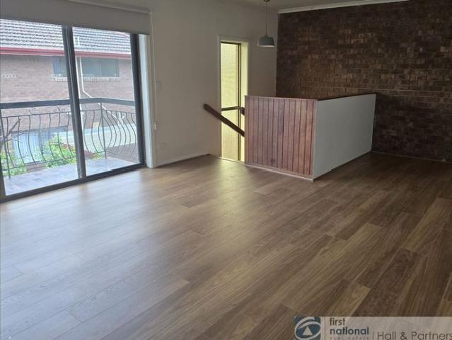 Townhouse for rent in Dandenong, Melbourne