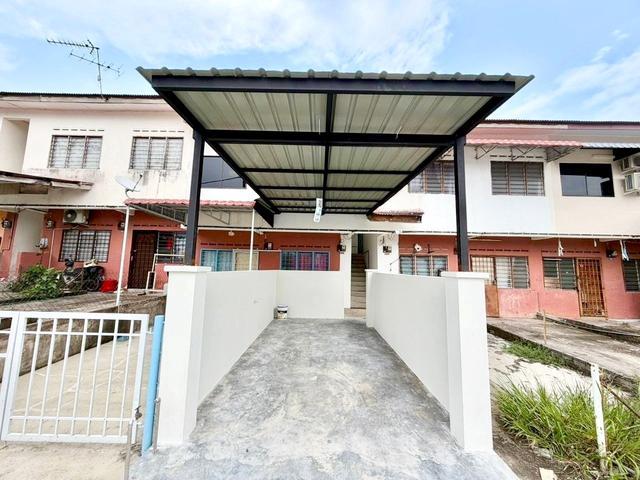 Townhouse for sale in Paya Rumput, Malaka