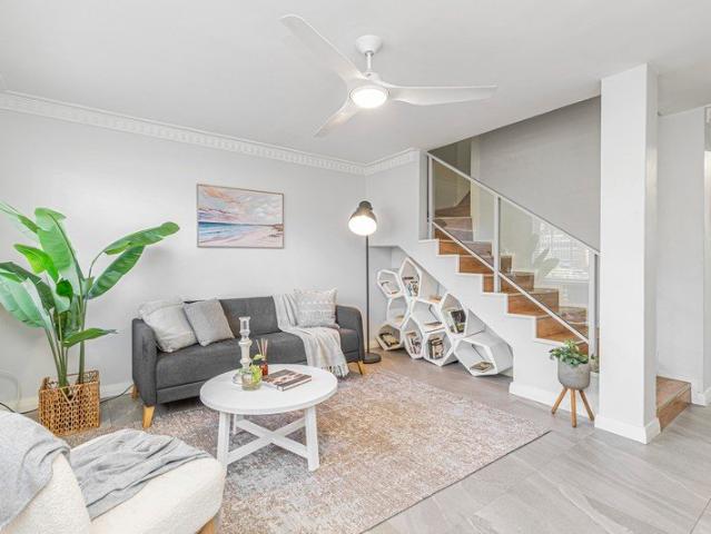 Townhouse for rent in Como, Western Australia