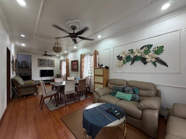 Townhouse for sale in Petaling, Alam Impian