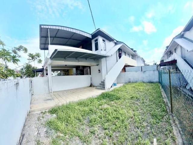 Townhouse for sale in Malaka
