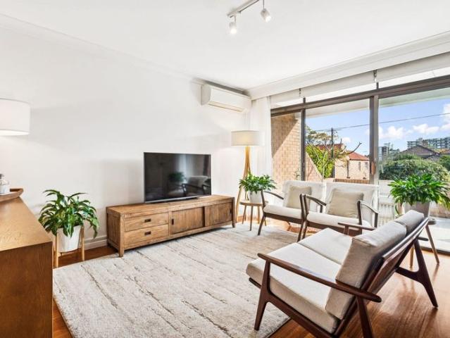 Townhouse for rent in Lower North Shore, Sydney