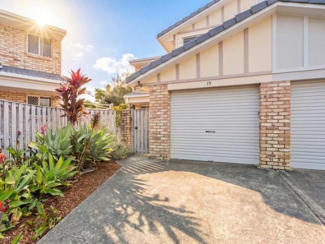 Townhouse for sale in Burleigh Waters, Gold Coast City