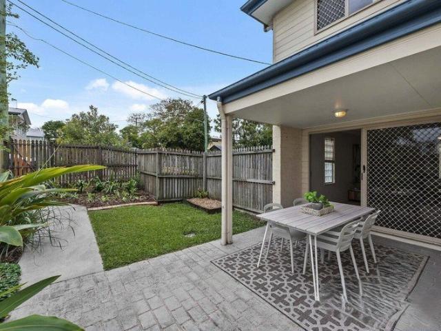 Townhouse for rent in Yeronga, Greater Brisbane