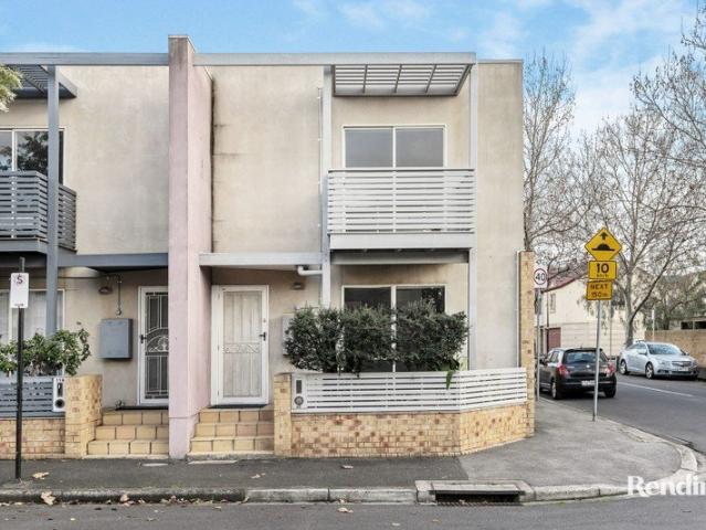 Townhouse for rent in Camerons Creek, Victoria