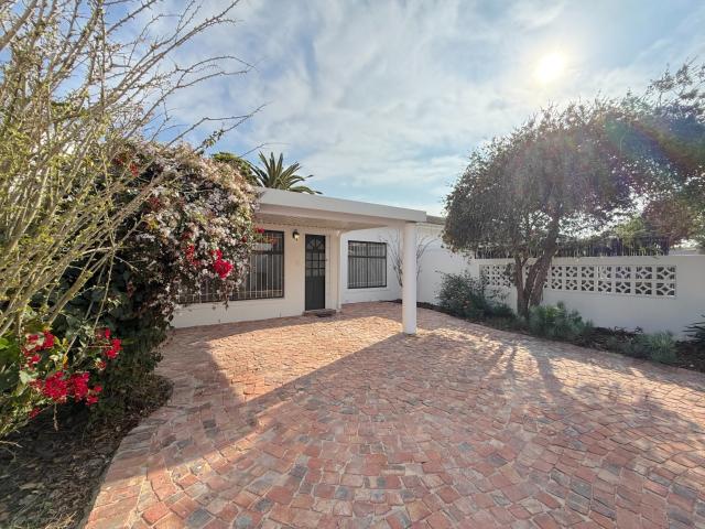 House for rent in Flamingo Vlei, City of Cape Town