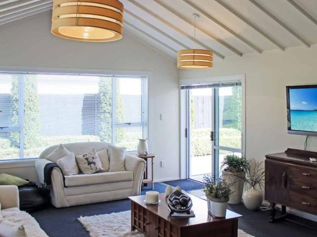 Townhouse for rent in Fendalton, Canterbury