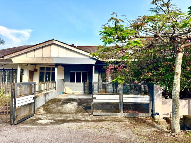 Terraced House for sale in Tanjong Sepat, Selangor