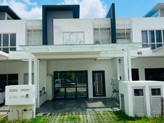 Terraced House for sale in Tanjong Sepat, Selangor
