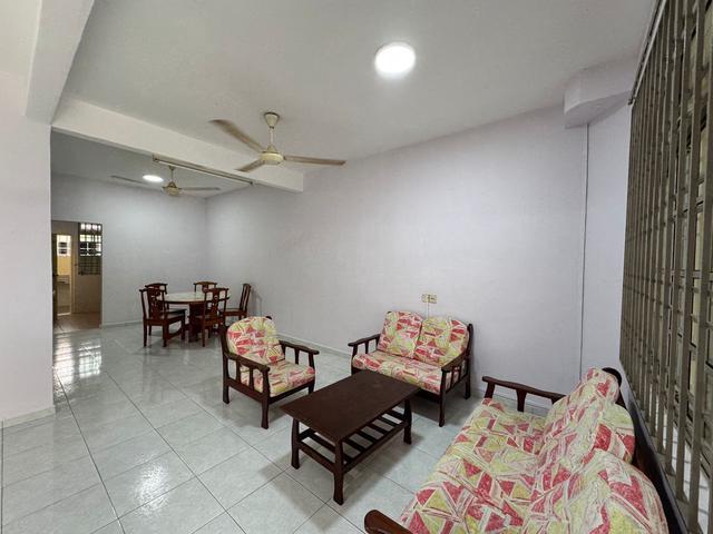 Terraced House for rent in Malaka