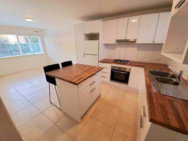 Apartment for rent in Daglish, Western Australia